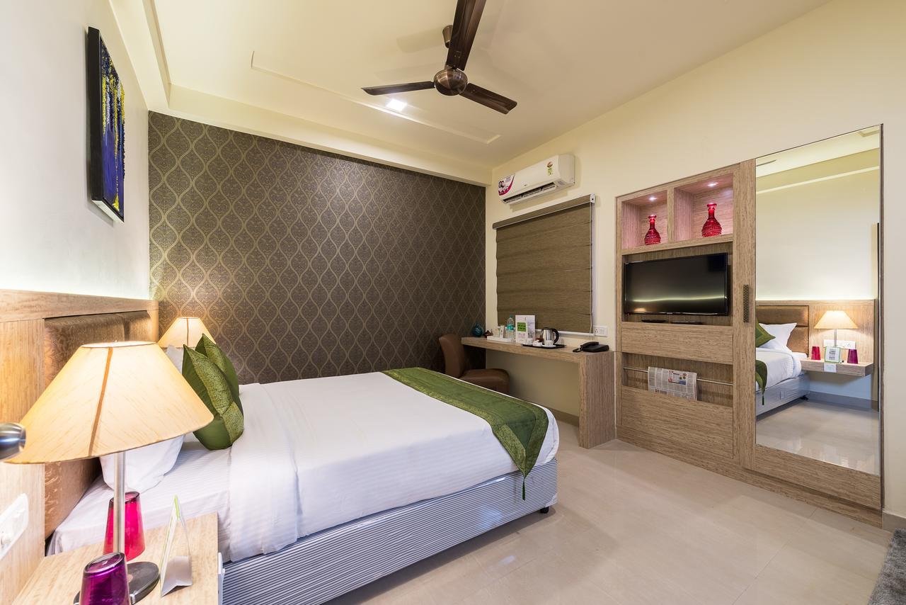 Treebo Nestlay Casa Hotel Chennai Exterior foto